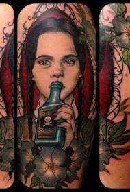 djevojka u boji ramena koja pije otrovni oblik tetovaža