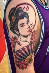 Wzorzec tatuaż azjatyckich gejszy i kwiatów w kolorze ramienia