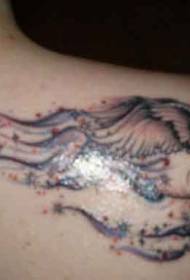 schouder kleur vliegend paard tattoo patroon