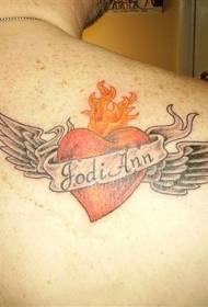 Na ramena obarvana krila z ljubezenskim vzorcem tatoo