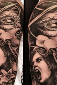 braccio marrone due modelli di tatuaggio femminile vampiro