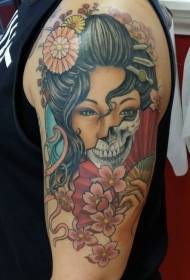 Modello di tatuaggio geisha asiatico fiore raccapricciante di colore