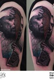 tatuaggio ritratto nero grigio stile surreale