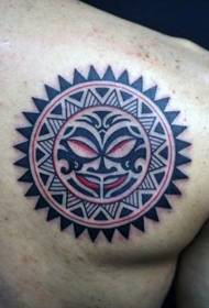 Skulder liten farget tribal stil sol tatovering mønster