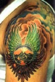 muški oblik ramena krila tetovaža uzorak