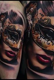 tatuazh realist maskë me ngjyra tatuazh gruaja misterioze