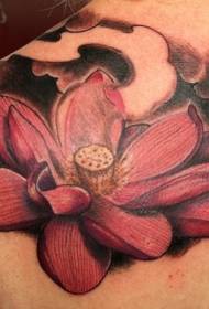tikroviškas spalvotas raudonos lotoso tatuiruotės modelis