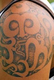 Patrún tattoo totem ghualainn dubh agus bán