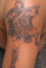 Patrón de tatuaje de guerrero de espada de ceniza negra de hombro
