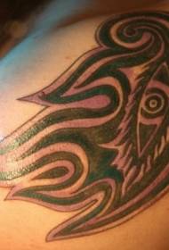 Immagine tatuaggio spalla totem cenere nera occhio