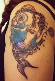 Tatuatge de sirena retrat vintage color color espatlla femení