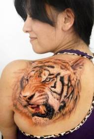 Ang balikat ay nagpinta natural na galit na pattern ng tiger tattoo