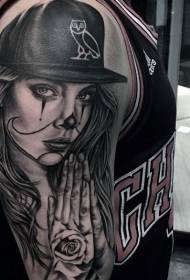 spalla tatuaggio messicano nero donna stile tradizionale