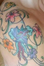 Цвеќиња во боја на рамената со убава шема за тетоважа на птици