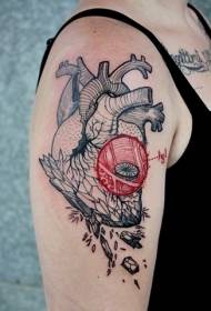 Veliki crni i crveni srčani uzorak tetovaža
