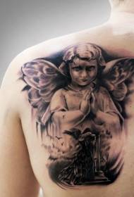 Gražus maldos angelo tatuiruotės modelis ant nugaros