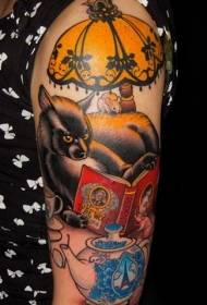 Léif witzeg Kaz a Buch Tafelampe Tattoo Muster