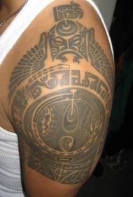 Iso käsivarsi mustavalkoinen atsteekkien tatuointikuvio