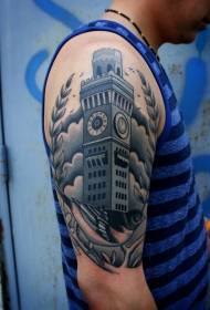 Голяма ръкава стара сграда с модел на татуировка на часовник и птици
