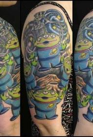 Patrón de tatuaje alienígena de dibujos animados divertidos de color de brazo grande