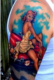 Big rameno sexy dievča a červené auto tetovanie vzor