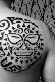 Tillbaka svart polynesier tatueringsmönster för solmåne totem