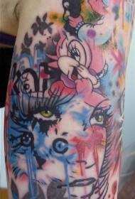Velké paže barevné karikatura dívka s puškou a kočičí tetování vzorem