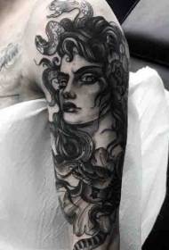 ແຂນຊົ່ວຮ້າຍ Medusa ແລະຮູບແບບ tattoo ສີຂີ້ເຖົ່າສີດໍາ