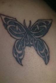 Modello tatuaggio farfalla combinazione nodo celtico