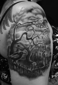 Grutte swarte kraai en griezelige tatueringspatroan foar tsjerkhôf