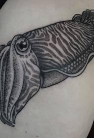Pola tato squid realistis hitam dan putih menyengat