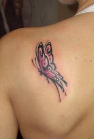 Model de tatuaj fluture roz pe spate