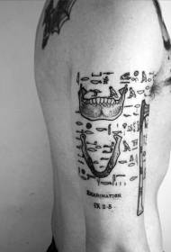 Braccio vari simboli e testo modello tatuaggio nero grigio