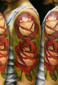 大臂寫實風格彩色美麗的玫瑰紋身圖案