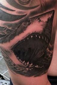 Модел на татуировка на глава с голяма черна сива голяма акула
