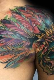 Schulterfaarf indesch Schuel mat engem Fieder Helm Tattoo Muster