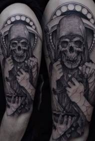 Modello di tatuaggio falce nera stile grande intaglio del braccio