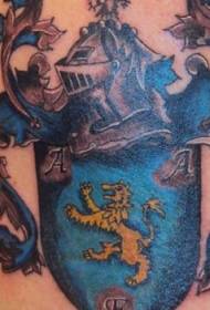 Blauwe familie badge grote arm tattoo patroon