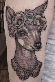 大臂有趣黑灰人像鹿与花朵纹身图案