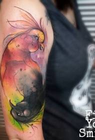 Modello di tatuaggio divertente uccello dipinto stile acquerello braccio grande
