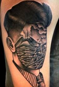 Braccio ritratto di vecchia scuola con motivo a tatuaggio paesaggio marino