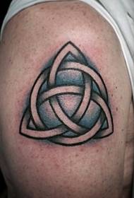 Model de tatuaj colorat cu braț mare nod celtic