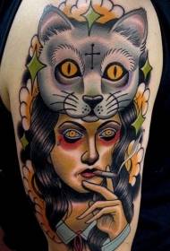 Big arm novej školy farebné tajomstvo fajčenie tetovanie prilby ženy a mačky prilby