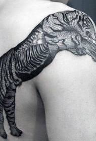 Velkolepý černý tygr a kostní tetování na zádech
