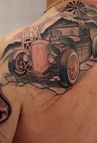 Εκπληκτικό οδικό και παλιό μοτίβο τατουάζ αυτοκινήτου