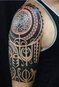 Groot swart keltiese styl verskillende ornamente tatoo patroon