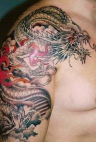 Padrão de tatuagem japonesa de dragão preto de olhos pretos grande