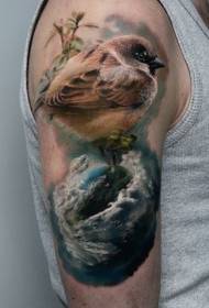 Braccio realistico realistico uccello di colore con motivo tatuaggio nuvola