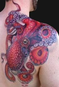 Kyakkyawan kyakkyawan yanayin octopus tattoo a kan kafada