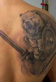 Nevjerovatno crno-bijeli veliki medvjed s uzorkom tetovaže oklopa
